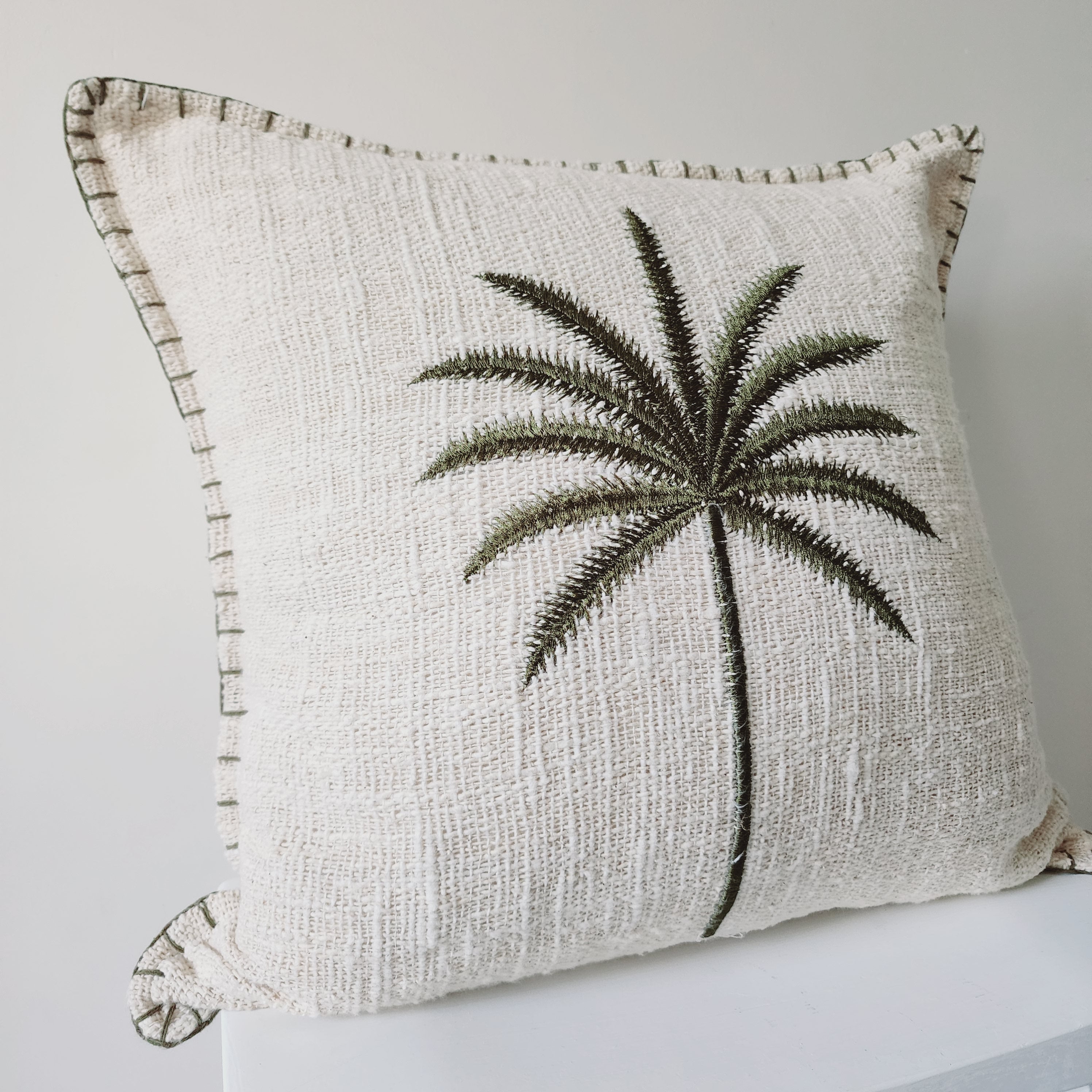 Bungalow Emerald Palm Cushion Cover | 50x50cm