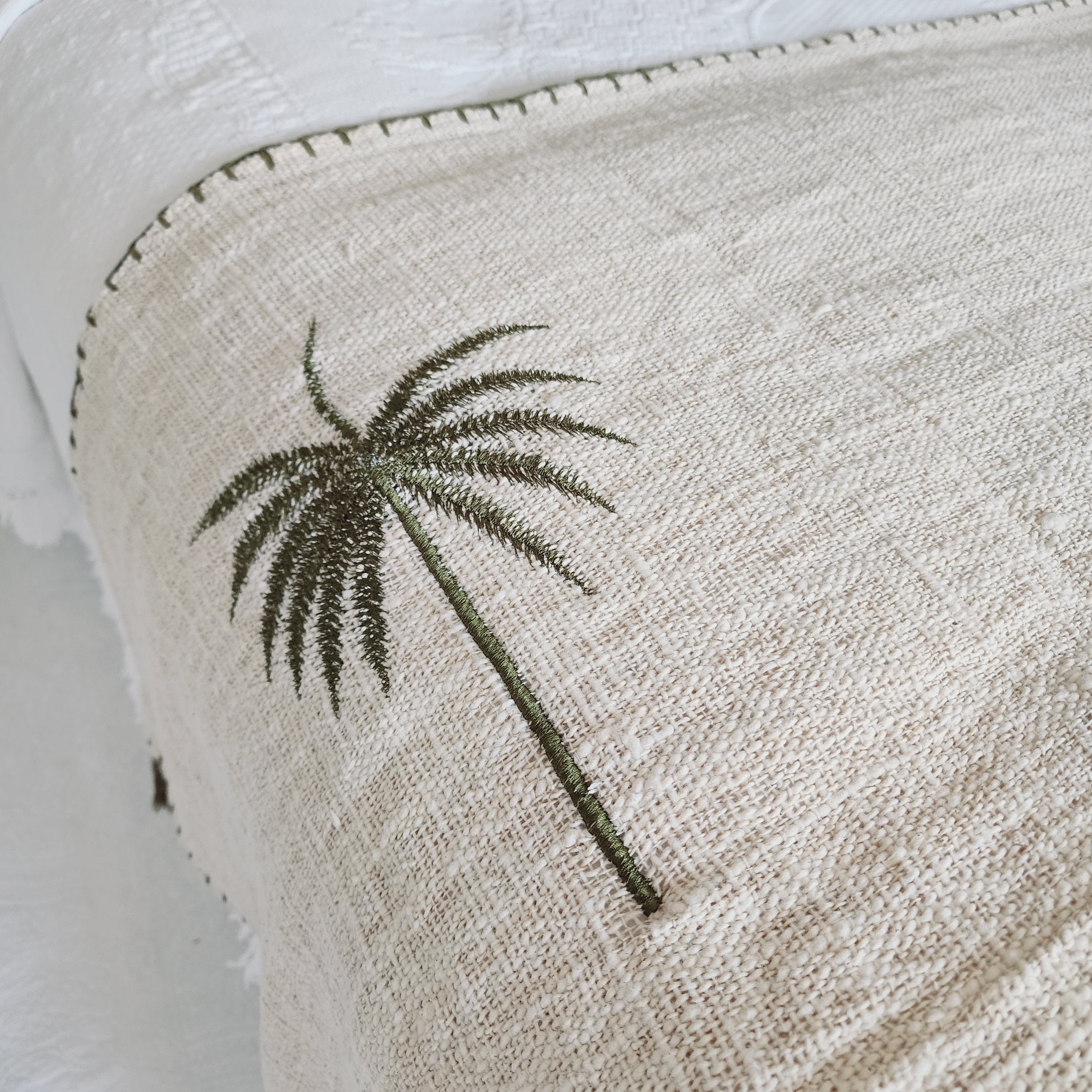 Coastal Husk Bed Runner | Emerald Palm